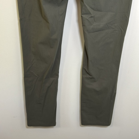 VUORI Meta Pant Athletic Slim Fit 32 inch Olive Green Stretch Sz 34 x 32 - Picture 9 of 15